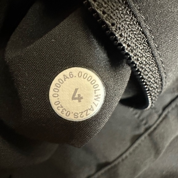 Sold Lululemon Tracker Short V 4" Black size 4 - Picture 3 of 4